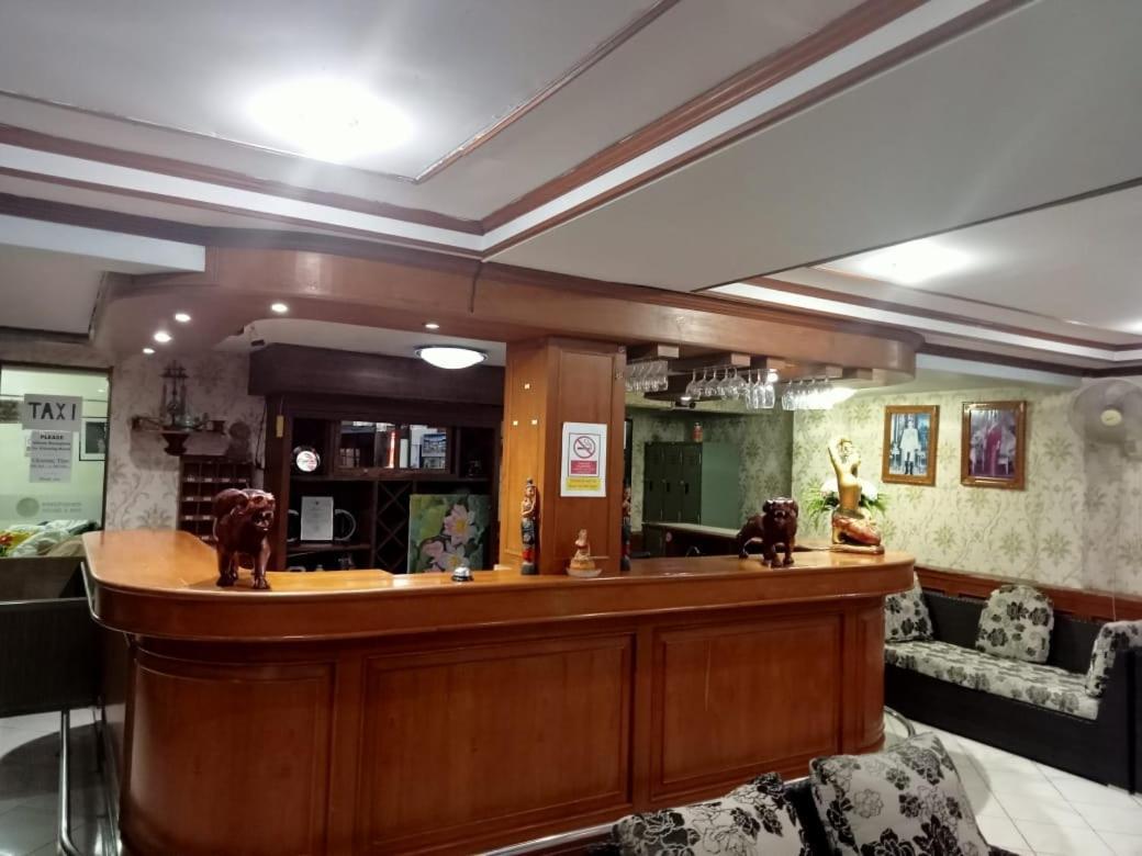 Kingfisher House And Bar Pattaya Esterno foto